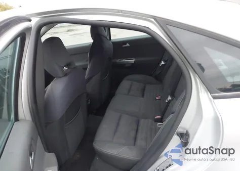 2005 Volvo S40 T5 z USA, uszkodzony, nr VIN YV1MS682952095393